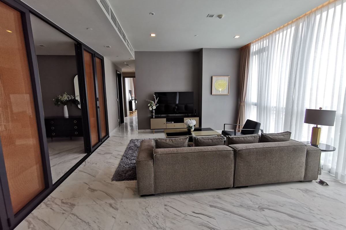 Luxury 2-bed, 3-bath 125 sqm condo at The Monument Thonglor. Pet-friendly, high floor, world-class amenities. For rent at ฿150,000/month. Contact us today!