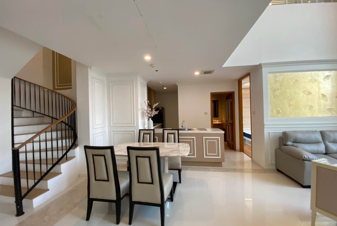 Luxury duplex 2-bed, 2-bath 120 sqm condo at The Empire Place, Sathorn. Pet-friendly, near BTS Chong Nonsi. For rent at ฿60,000/month. Contact us today!