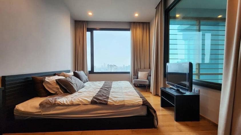 Luxury 2-bed, 2-bath duplex 86 sqm condo at Keyne by Sansiri, next to BTS Thonglor. High floor, fully furnished. For rent ฿58,000/month. Contact us today!