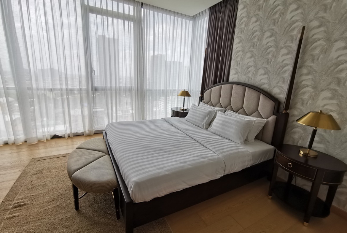 Luxury 2-bed, 3-bath 125 sqm condo at The Monument Thonglor. Pet-friendly, high floor, world-class amenities. For rent at ฿150,000/month. Contact us today!