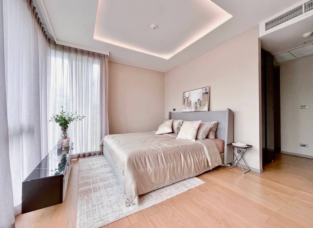 Luxury 2-bed, 2-bath condo at H Sukhumvit 43, 60 sqm, 17th floor. Prime Phrom Phong location near BTS. Full facilities. Rent starts at 43,000 THB/month.
