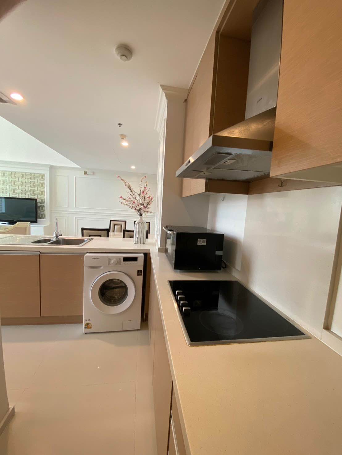 Luxury duplex 2-bed, 2-bath 120 sqm condo at The Empire Place, Sathorn. Pet-friendly, near BTS Chong Nonsi. For rent at ฿60,000/month. Contact us today!