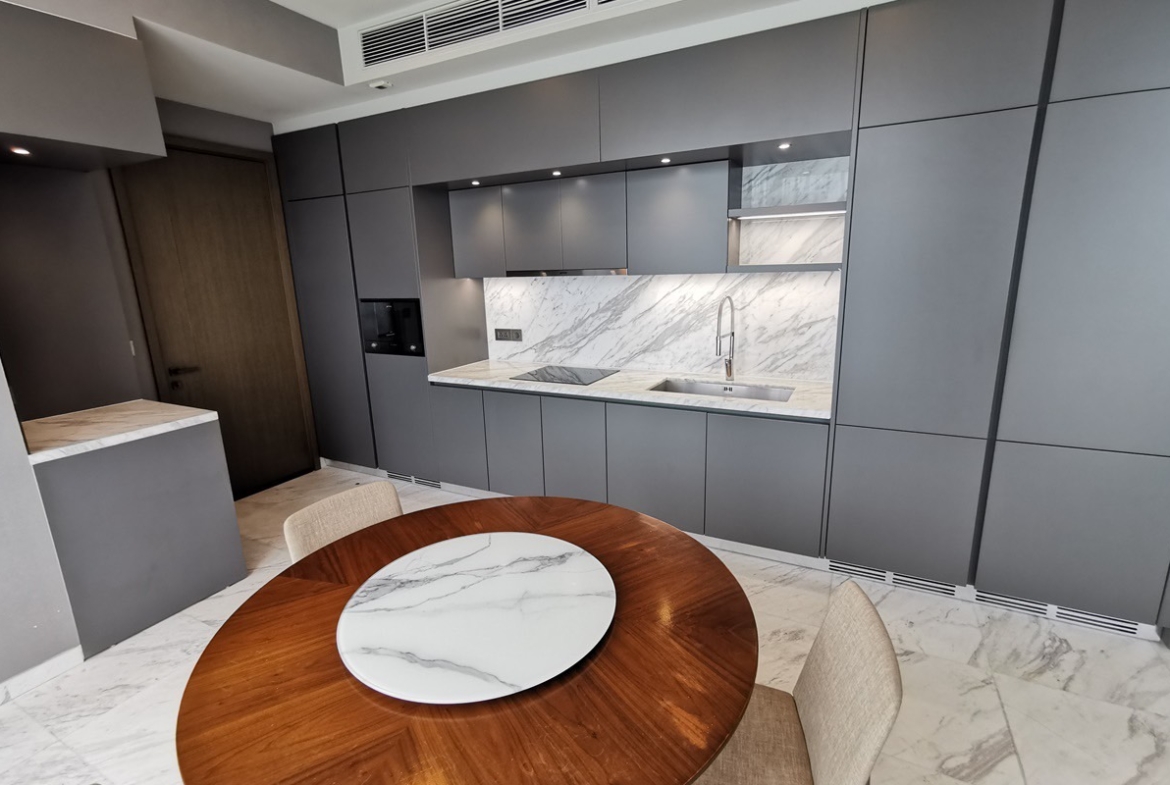 Luxury 2-bed, 3-bath 125 sqm condo at The Monument Thonglor. Pet-friendly, high floor, world-class amenities. For rent at ฿150,000/month. Contact us today!