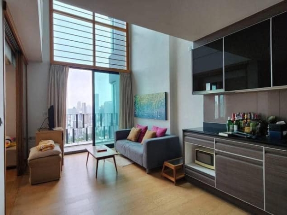 Luxury 2-bed, 2-bath duplex 86 sqm condo at Keyne by Sansiri, next to BTS Thonglor. High floor, fully furnished. For rent ฿58,000/month. Contact us today!