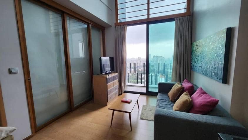 Luxury 2-bed, 2-bath duplex 86 sqm condo at Keyne by Sansiri, next to BTS Thonglor. High floor, fully furnished. For rent ฿58,000/month. Contact us today!