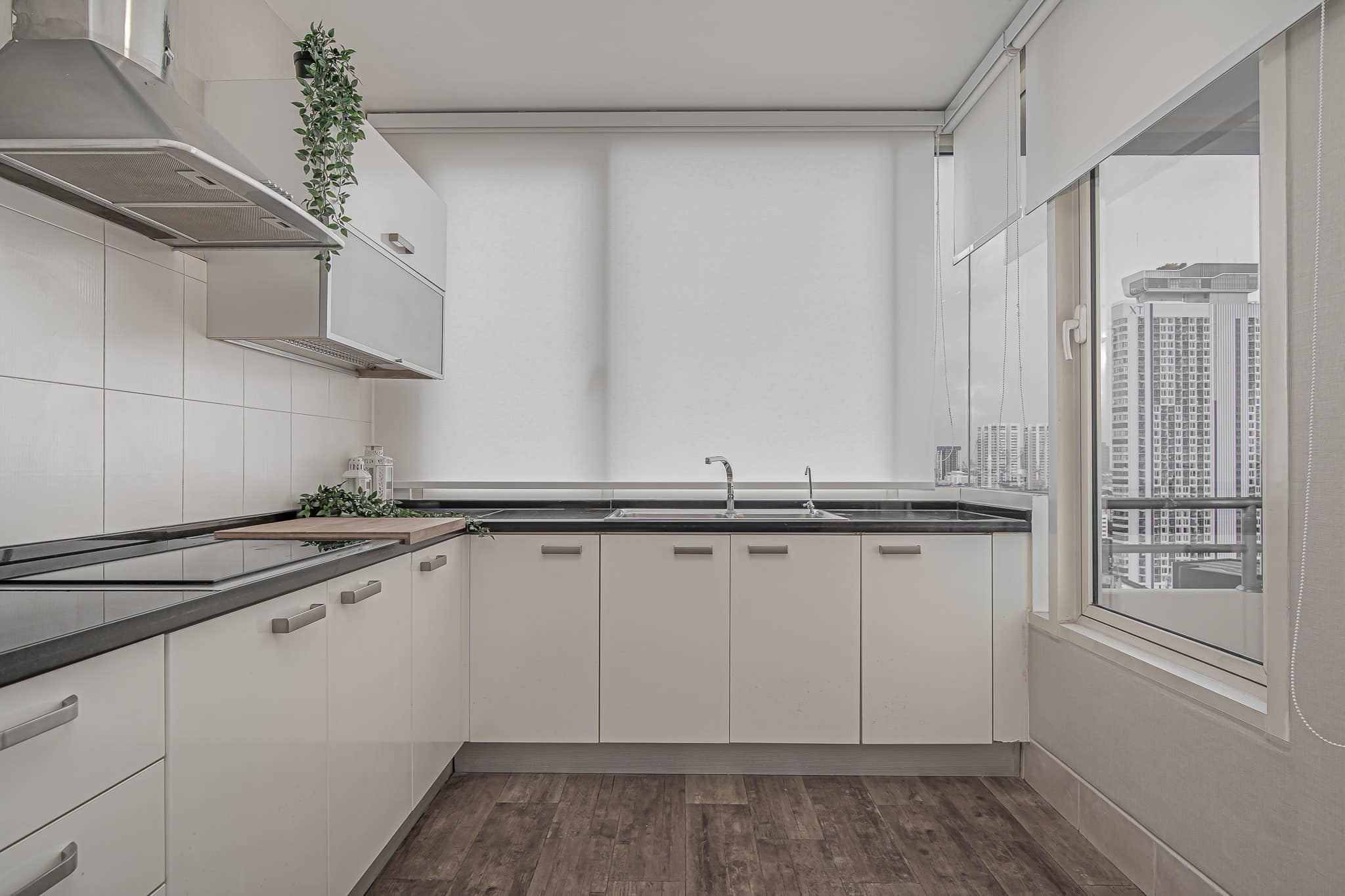 4-Bed, 3-Bath, 164 sqm Condo at Hampton Thonglor 10, Rent 120K/ Sale 32M, Near BTS Thonglor, Fully Furnished, Luxury Living in Bangkok’s Prime Area