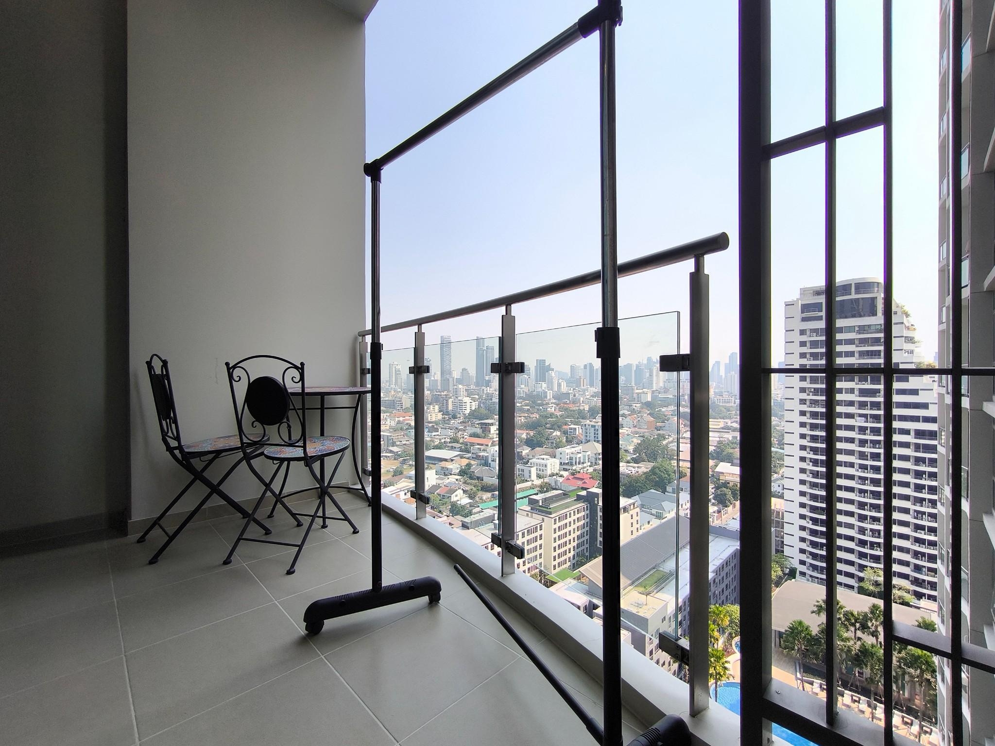 2-Bed, 2-Bath, 77 sqm Condo at Supalai Oriental Sukhumvit 39 for Rent 60,000 THB, Near BTS Phrom Phong, Luxurious Living in Central Bangkok.