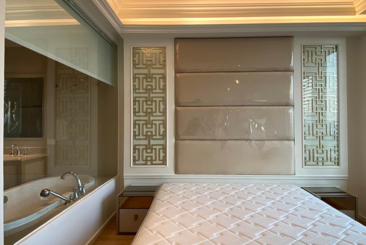 Luxury duplex 2-bed, 2-bath 120 sqm condo at The Empire Place, Sathorn. Pet-friendly, near BTS Chong Nonsi. For rent at ฿60,000/month. Contact us today!