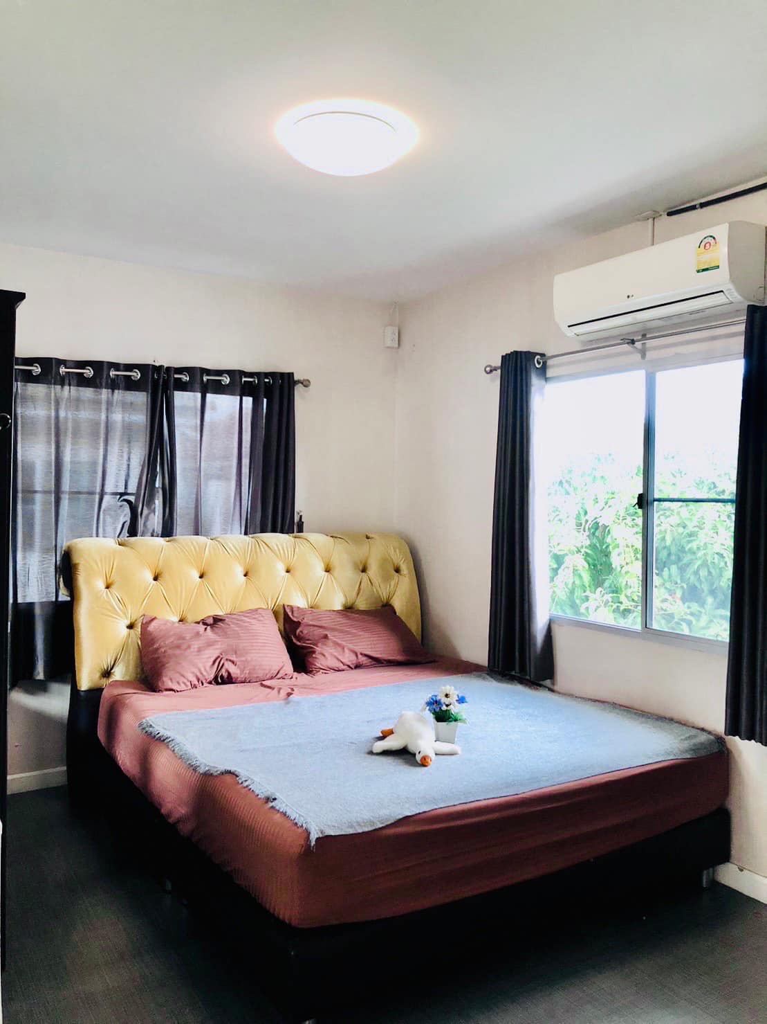 Spacious 3-bed, 4-bath detached house for rent in Bangna, 220 sqm, newly renovated with full furnishings. Located in Siwalee Bangna project. Rent: 39,500 THB/month.
