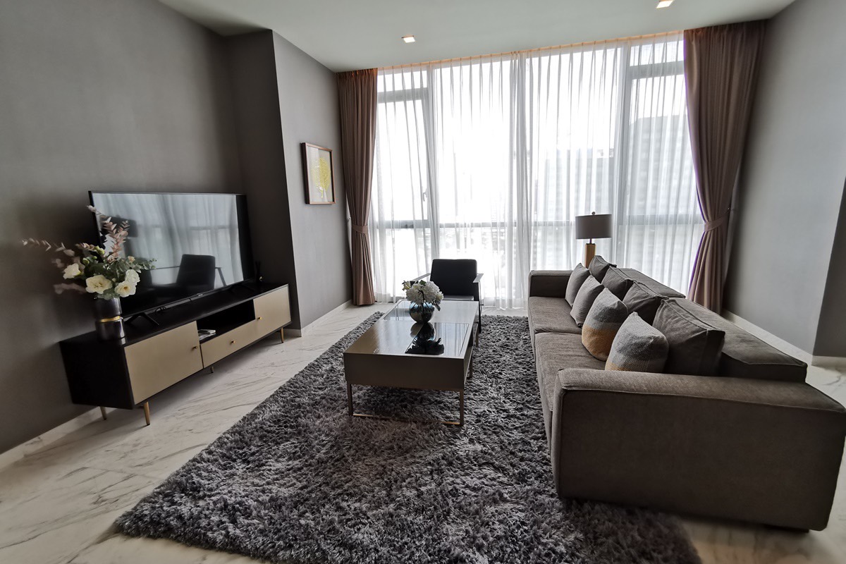Luxury 2-bed, 3-bath 125 sqm condo at The Monument Thonglor. Pet-friendly, high floor, world-class amenities. For rent at ฿150,000/month. Contact us today!