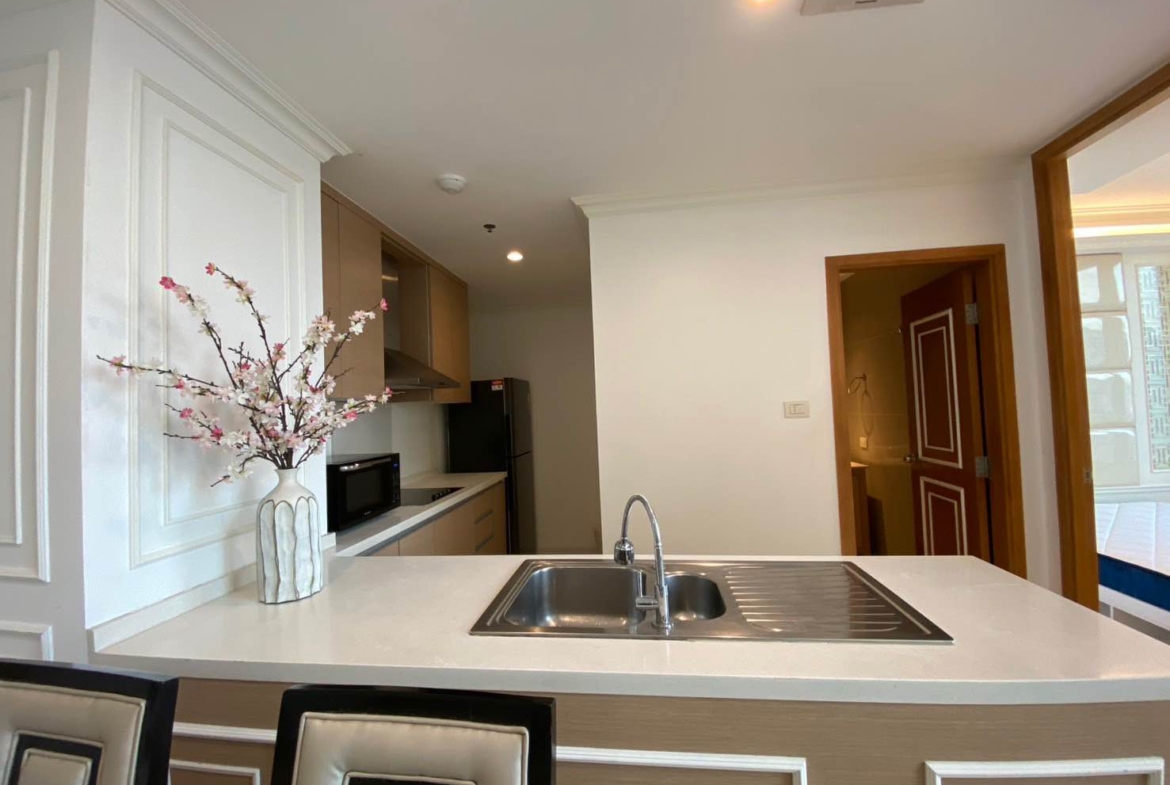Luxury duplex 2-bed, 2-bath 120 sqm condo at The Empire Place, Sathorn. Pet-friendly, near BTS Chong Nonsi. For rent at ฿60,000/month. Contact us today!