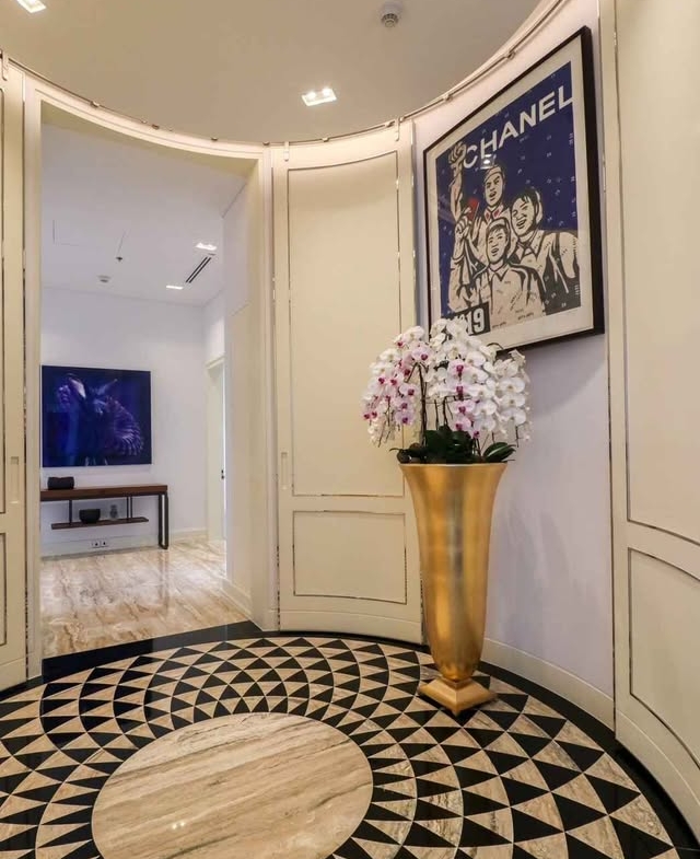 Exclusive 4-bed Sky Residence at The Ritz-Carlton, MahaNakhon. 409 sqm, 55+ floor. 5-star luxury, premium services, top-tier amenities. Price: 258M THB.