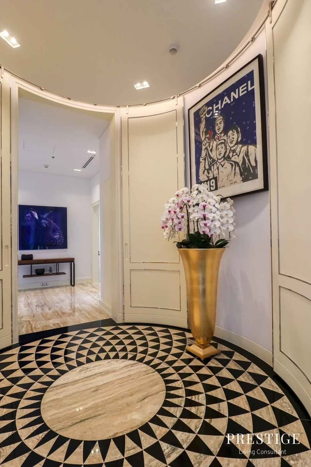 Exclusive 4-bed Sky Residence at The Ritz-Carlton, MahaNakhon. 409 sqm, 55+ floor. 5-star luxury, premium services, top-tier amenities. Price: 258M THB.