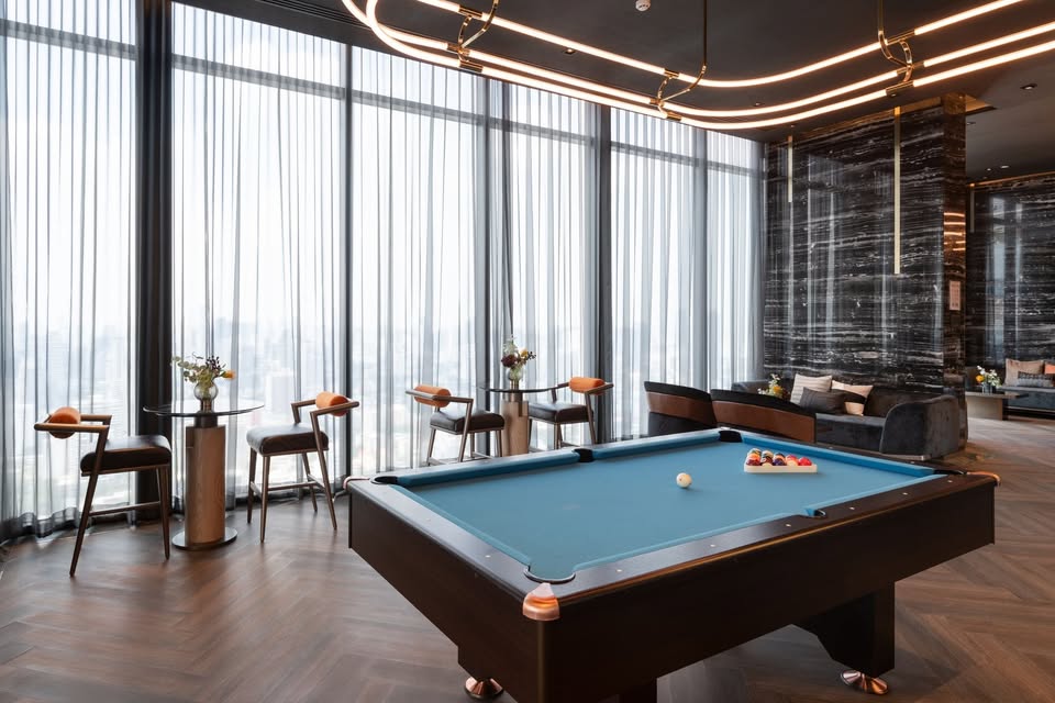 Luxury 2-bed condo at Park Origin Thonglor. 45 sqm, fully furnished, smart home system, premium facilities. Near BTS Thong Lor & Ekkamai. Rent: 62,000 THB/month.
