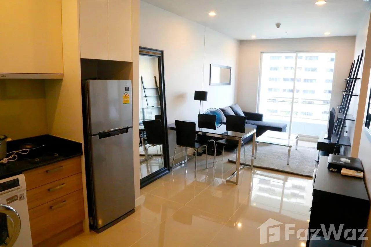Spacious 1-Bedroom, 1-Bathroom condo at Circle Petchaburi. 47 sqm. For sale at 4,700,000 THB. Convenient location with premium amenities. Schedule a viewing today!