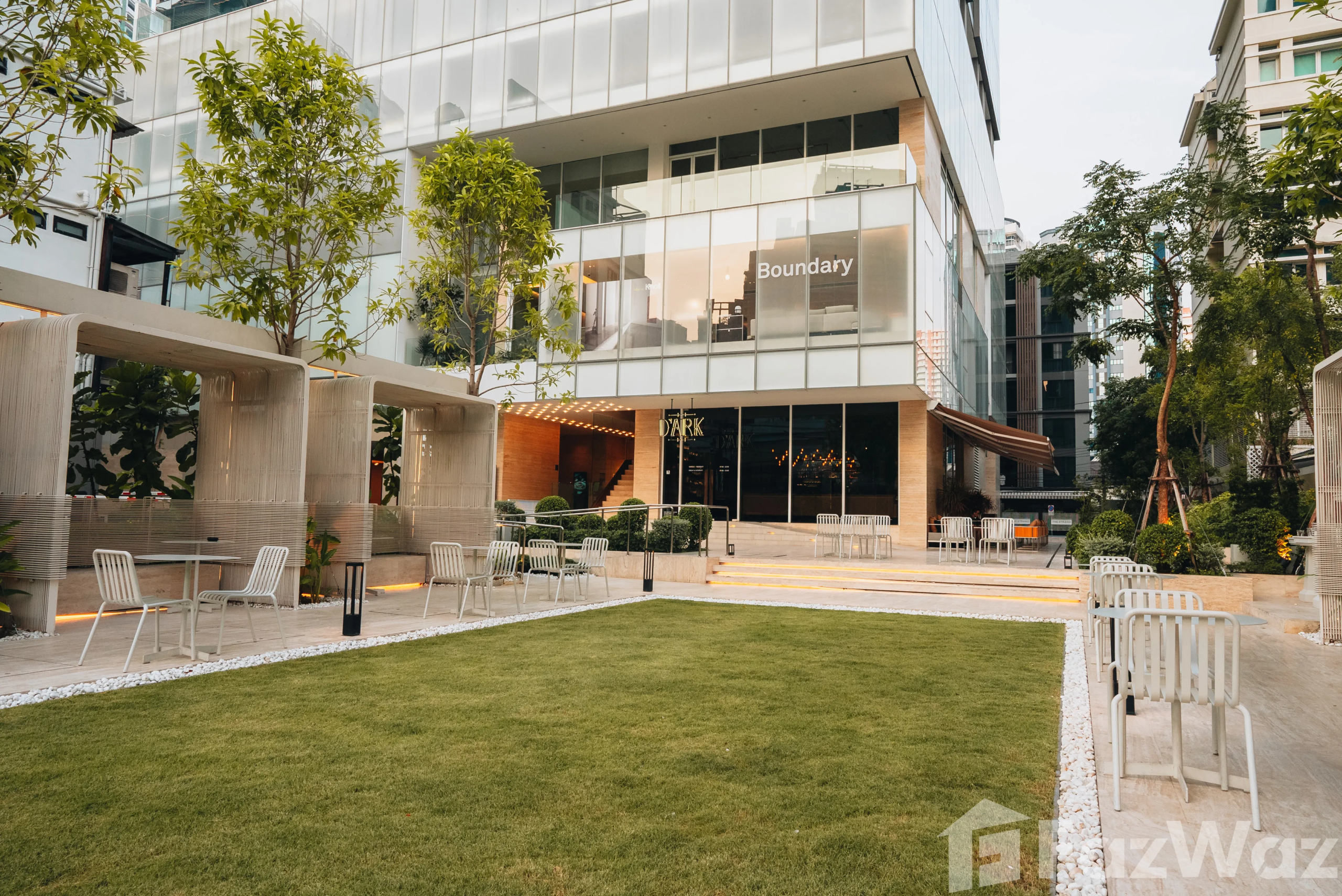 "Luxurious 2BR, 2BA Condo at The Strand Thonglor, 90 sqm, for sale at ฿39,900,000. Prime location near BTS Thonglor, with top-notch amenities. Contact today!"