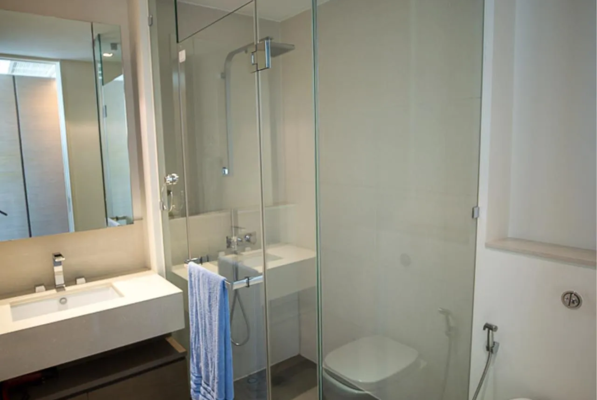 Luxurious 2-bedroom, 2-bathroom condo at The Residences at Mandarin Oriental, Bangkok. 128sqm, stunning river views. For sale ฿70M or rent ฿250K/month.