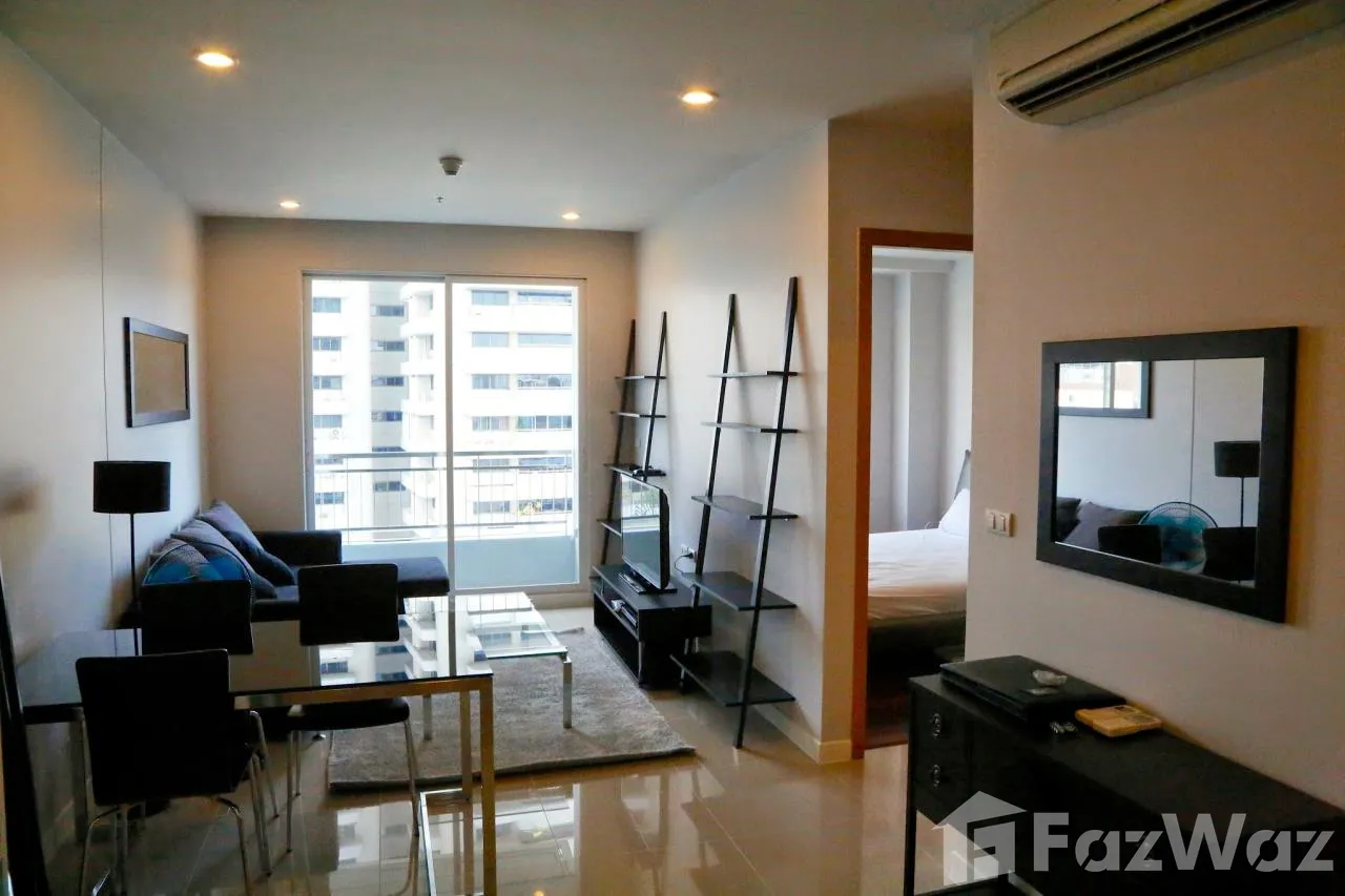 Spacious 1-Bedroom, 1-Bathroom condo at Circle Petchaburi. 47 sqm. For sale at 4,700,000 THB. Convenient location with premium amenities. Schedule a viewing today!