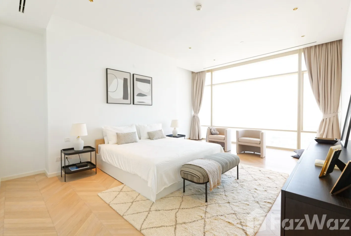 Luxury 3-bed, 3-bath, 194 sqm condo at Four Seasons Private Residences for sale at ฿110M. High-floor unit with stunning views. Contact us for a viewing!