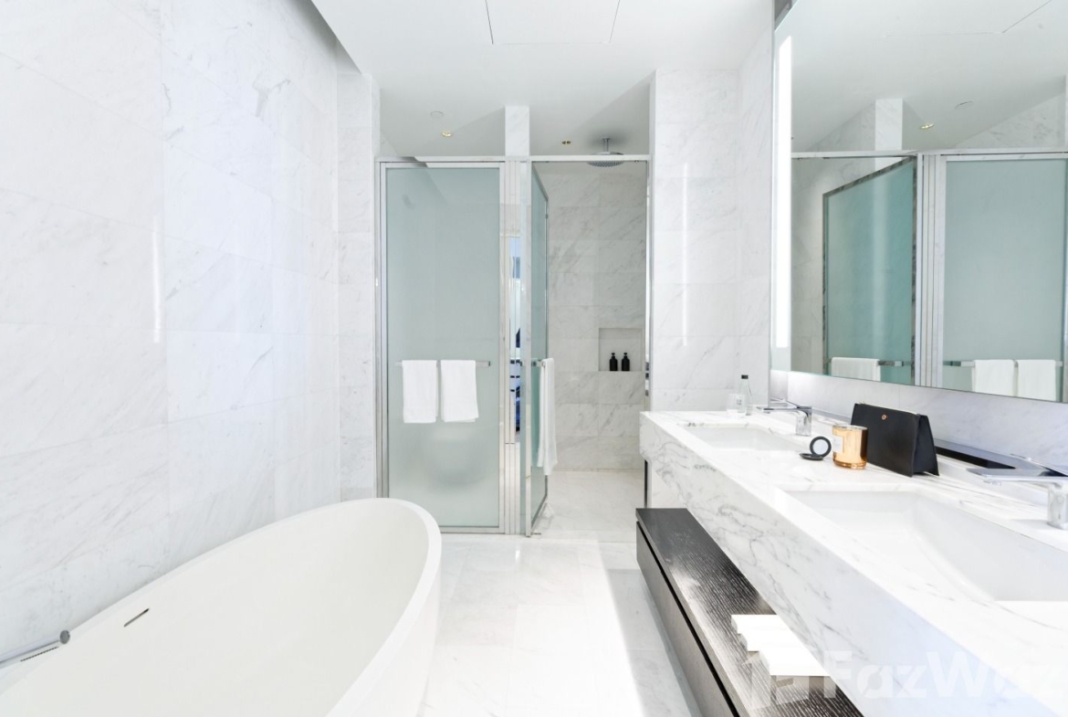 Luxury 3-bed, 3-bath, 194 sqm condo at Four Seasons Private Residences for sale at ฿110M. High-floor unit with stunning views. Contact us for a viewing!