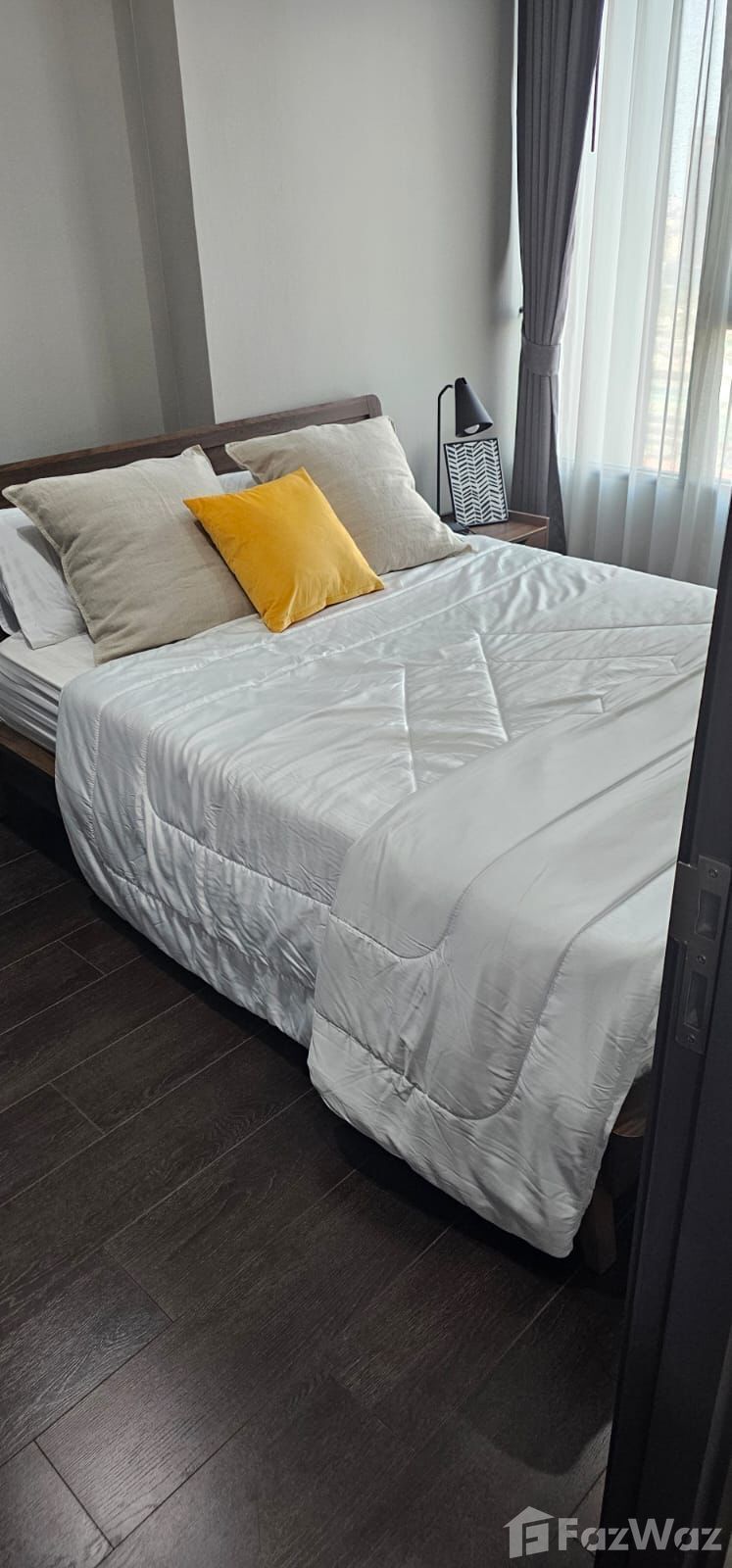Modern 1-bed, 1-bath, 31 sqm condo at C Ekkamai for sale at ฿4.4M. Prime Ekkamai location with top-tier amenities, pool, gym, and easy access to BTS.