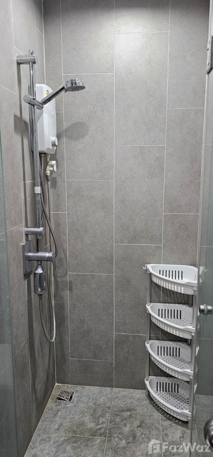Modern 1-bed, 1-bath, 31 sqm condo at C Ekkamai for sale at ฿4.4M. Prime Ekkamai location with top-tier amenities, pool, gym, and easy access to BTS.