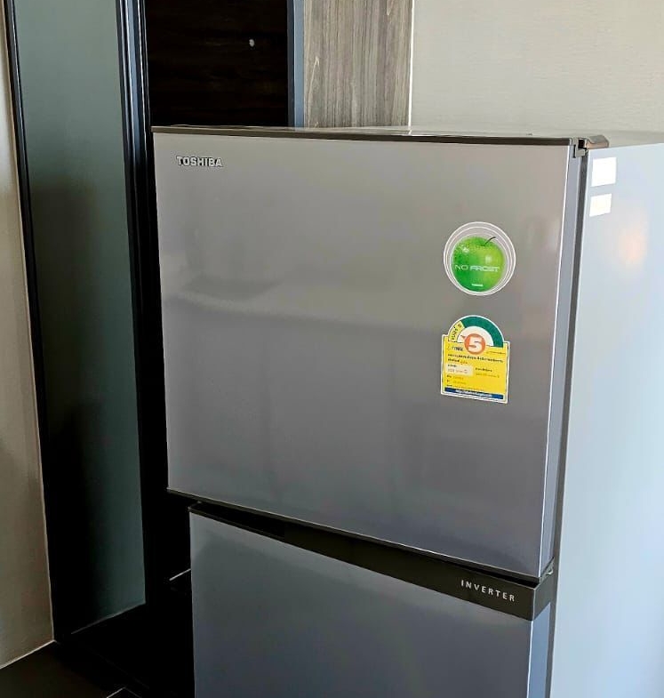 Modern 1-bed, 1-bath, 31 sqm condo at C Ekkamai for sale at ฿4.4M. Prime Ekkamai location with top-tier amenities, pool, gym, and easy access to BTS.