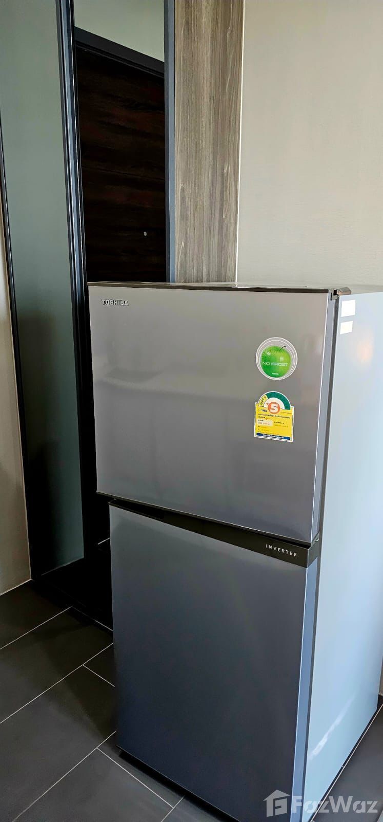 Modern 1-bed, 1-bath, 31 sqm condo at C Ekkamai for sale at ฿4.4M. Prime Ekkamai location with top-tier amenities, pool, gym, and easy access to BTS.