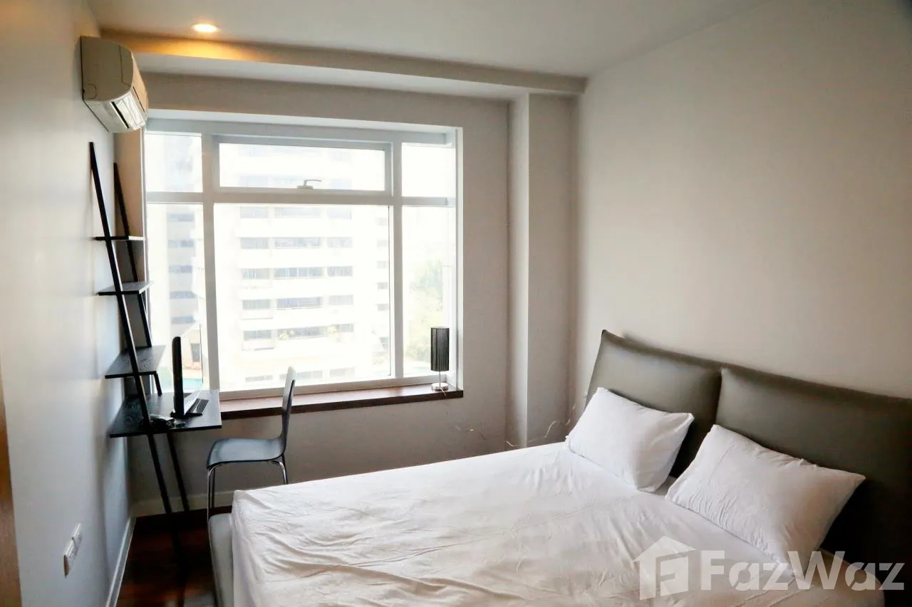 Spacious 1-Bedroom, 1-Bathroom condo at Circle Petchaburi. 47 sqm. For sale at 4,700,000 THB. Convenient location with premium amenities. Schedule a viewing today!