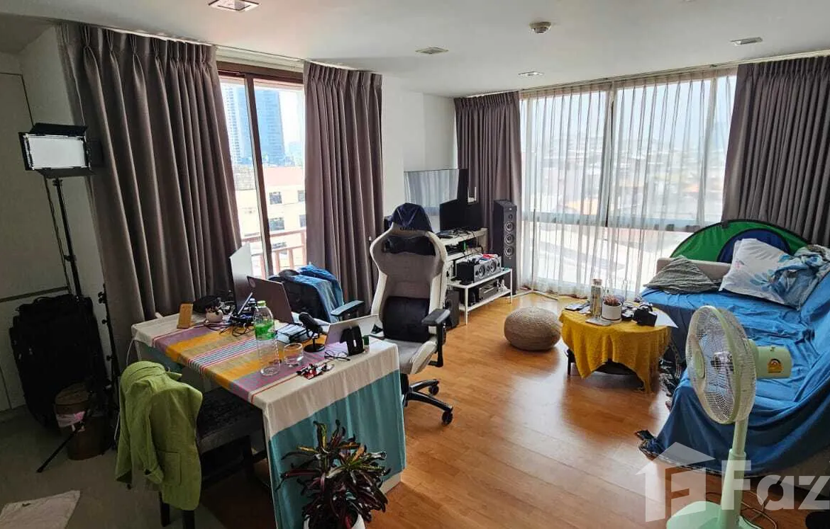 "1-Bedroom, 1-Bathroom condo at XVI The Sixteen, 43 sqm, for sale at ฿4.6M. Prime location, fully furnished, and 300m from Queen Sirikit MRT. A must-see!"