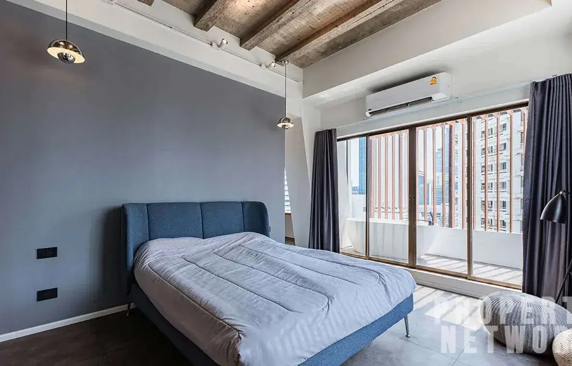 1-Bed, 2-Bath, 129 sqm Condo for Sale at Diamond Tower, Bang Rak, Bangkok – 16,900,000 THB, Near BTS Chong Nonsi Station