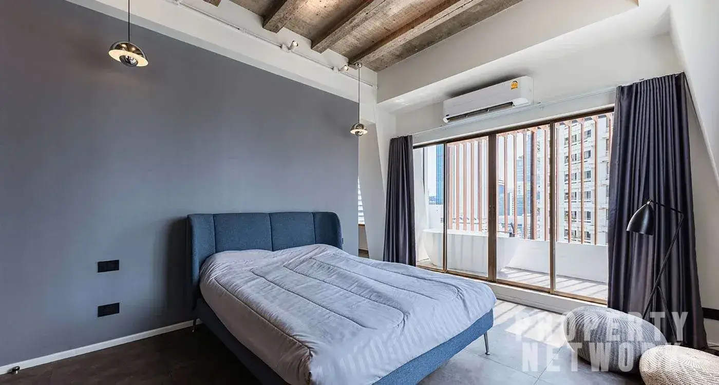 1-Bed, 2-Bath, 129 sqm Condo for Sale at Diamond Tower, Bang Rak, Bangkok – 16,900,000 THB, Near BTS Chong Nonsi Station
