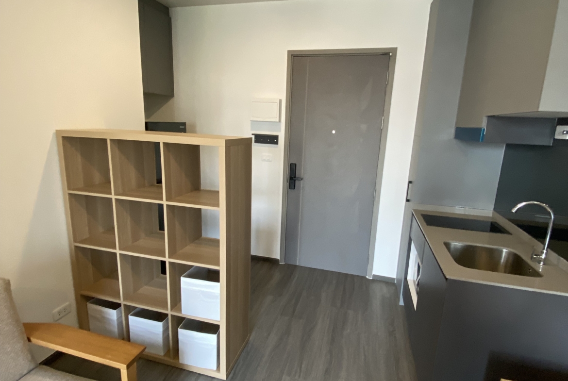 Fully furnished 1-bed 1-bath 35 sqm condo at Ideo Sukhumvit Rama 4 for rent at THB 24,000/month. Prime location near Phra Khanong BTS.