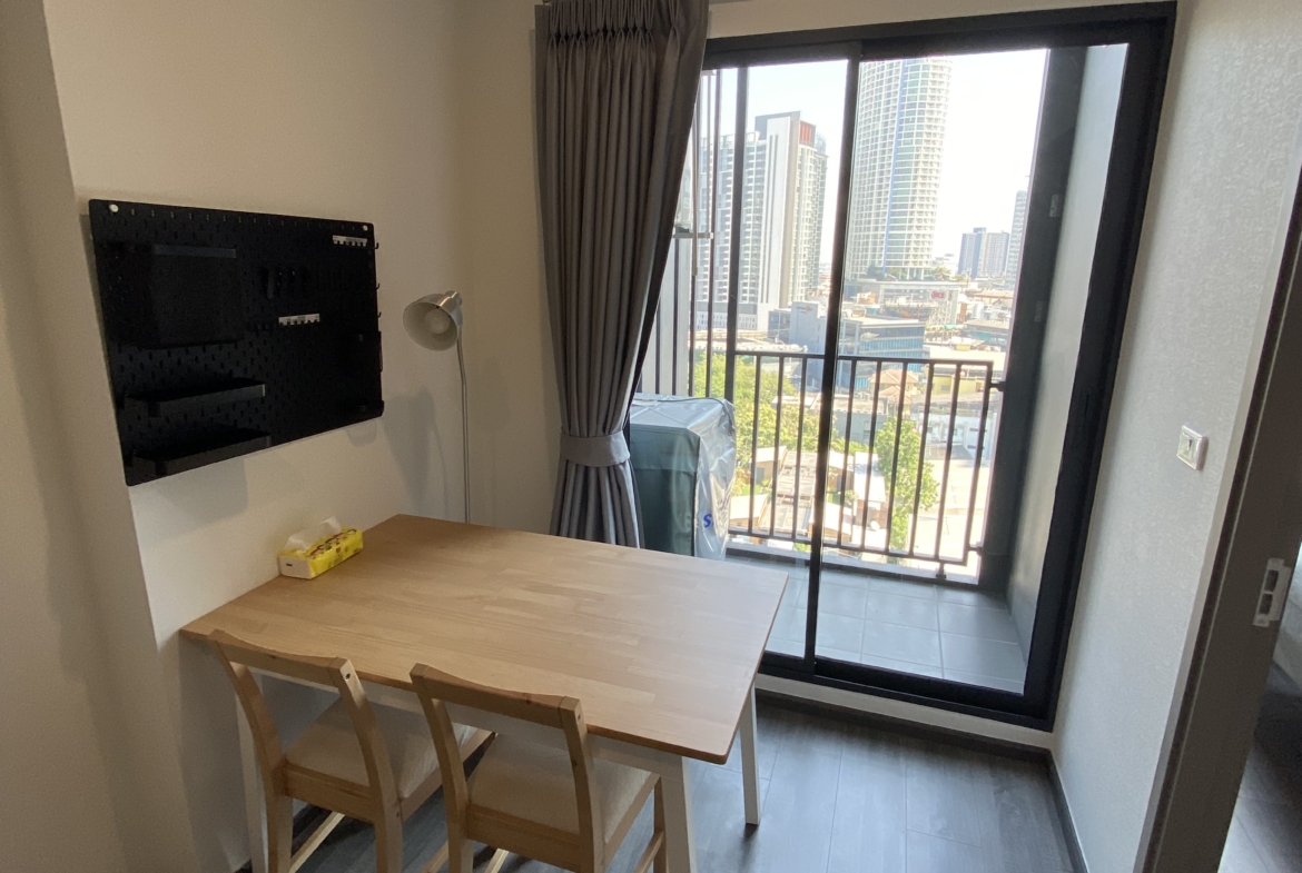 Fully furnished 1-bed 1-bath 35 sqm condo at Ideo Sukhumvit Rama 4 for rent at THB 24,000/month. Prime location near Phra Khanong BTS.