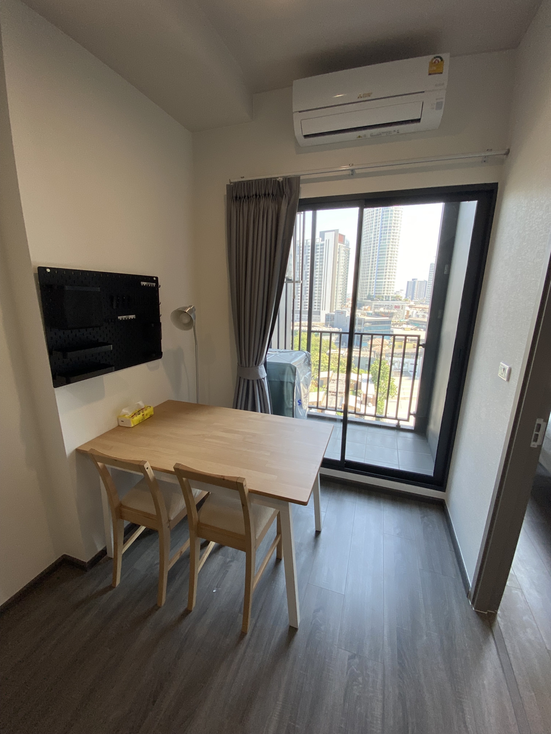 Fully furnished 1-bed 1-bath 35 sqm condo at Ideo Sukhumvit Rama 4 for rent at THB 24,000/month. Prime location near Phra Khanong BTS.
