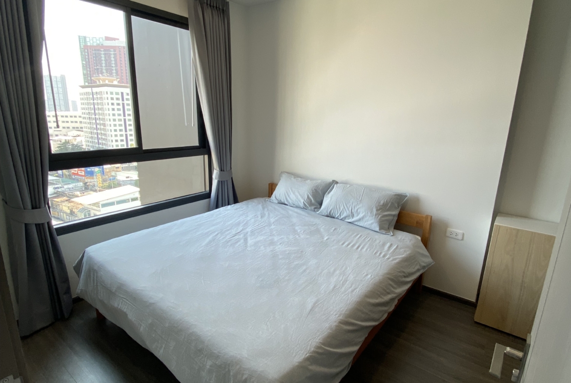 Fully furnished 1-bed 1-bath 35 sqm condo at Ideo Sukhumvit Rama 4 for rent at THB 24,000/month. Prime location near Phra Khanong BTS.