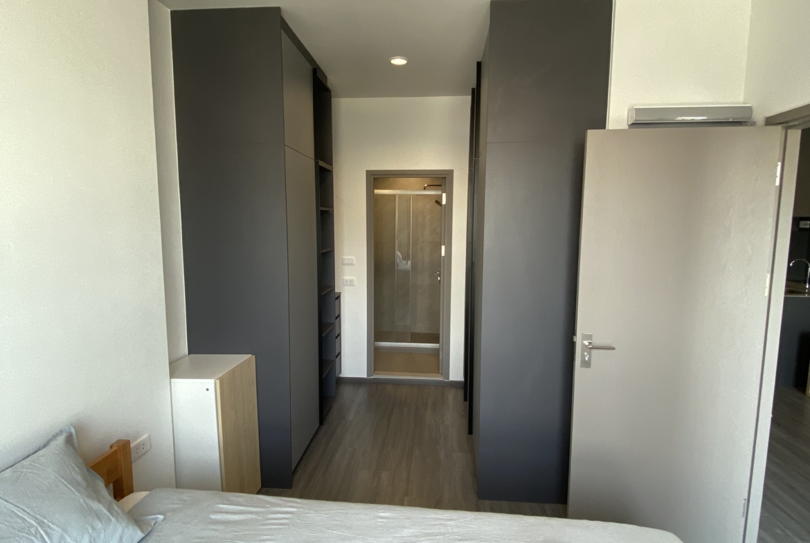 Fully furnished 1-bed 1-bath 35 sqm condo at Ideo Sukhumvit Rama 4 for rent at THB 24,000/month. Prime location near Phra Khanong BTS.