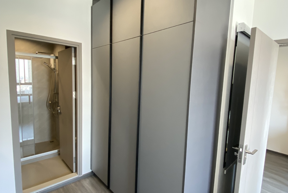 Fully furnished 1-bed 1-bath 35 sqm condo at Ideo Sukhumvit Rama 4 for rent at THB 24,000/month. Prime location near Phra Khanong BTS.
