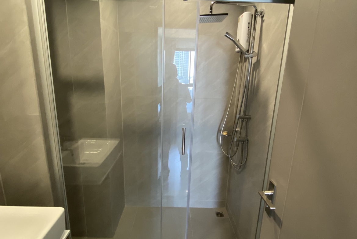 Fully furnished 1-bed 1-bath 35 sqm condo at Ideo Sukhumvit Rama 4 for rent at THB 24,000/month. Prime location near Phra Khanong BTS.