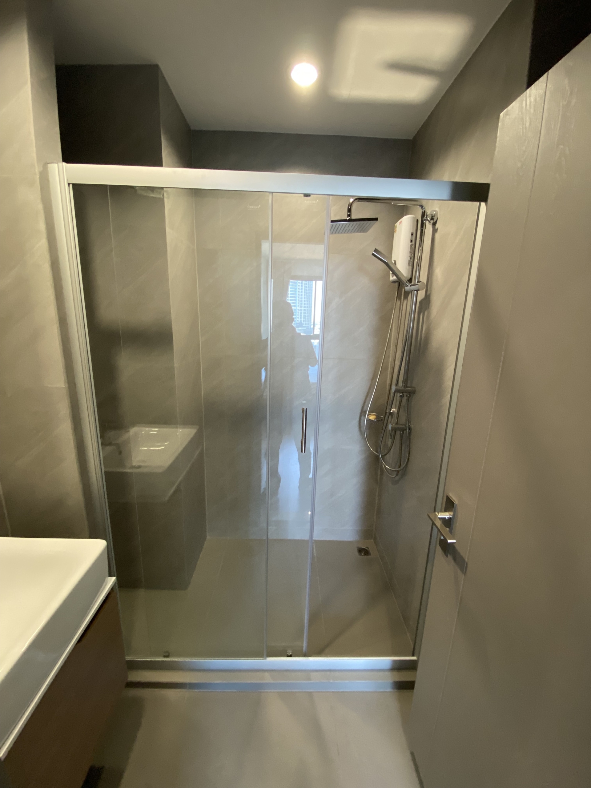 Fully furnished 1-bed 1-bath 35 sqm condo at Ideo Sukhumvit Rama 4 for rent at THB 24,000/month. Prime location near Phra Khanong BTS.