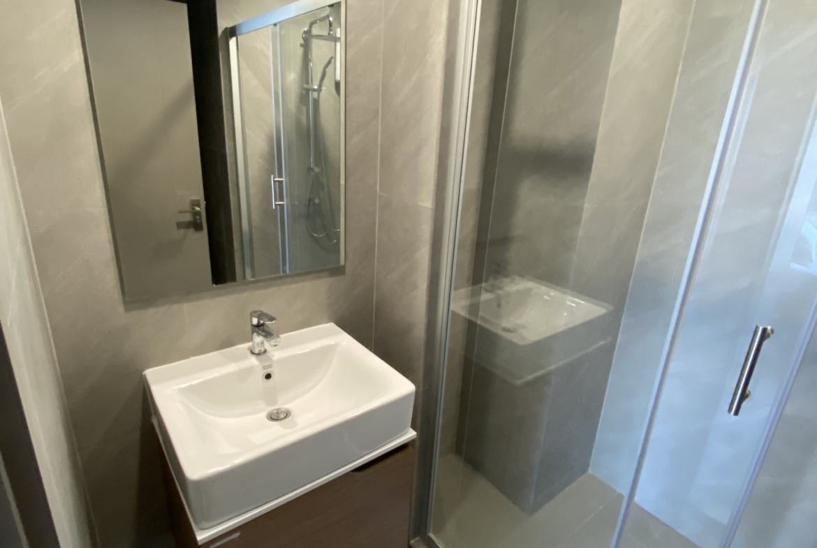 Fully furnished 1-bed 1-bath 35 sqm condo at Ideo Sukhumvit Rama 4 for rent at THB 24,000/month. Prime location near Phra Khanong BTS.