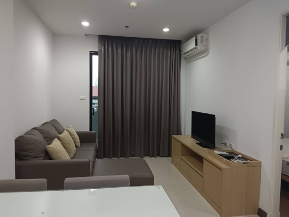 Discover a 1-bedroom, 1-bathroom condo at Supalai Premier Place Asoke. Fully furnished, 50 sqm, south-facing with rooftop pool. Rent for THB 23,000/month.