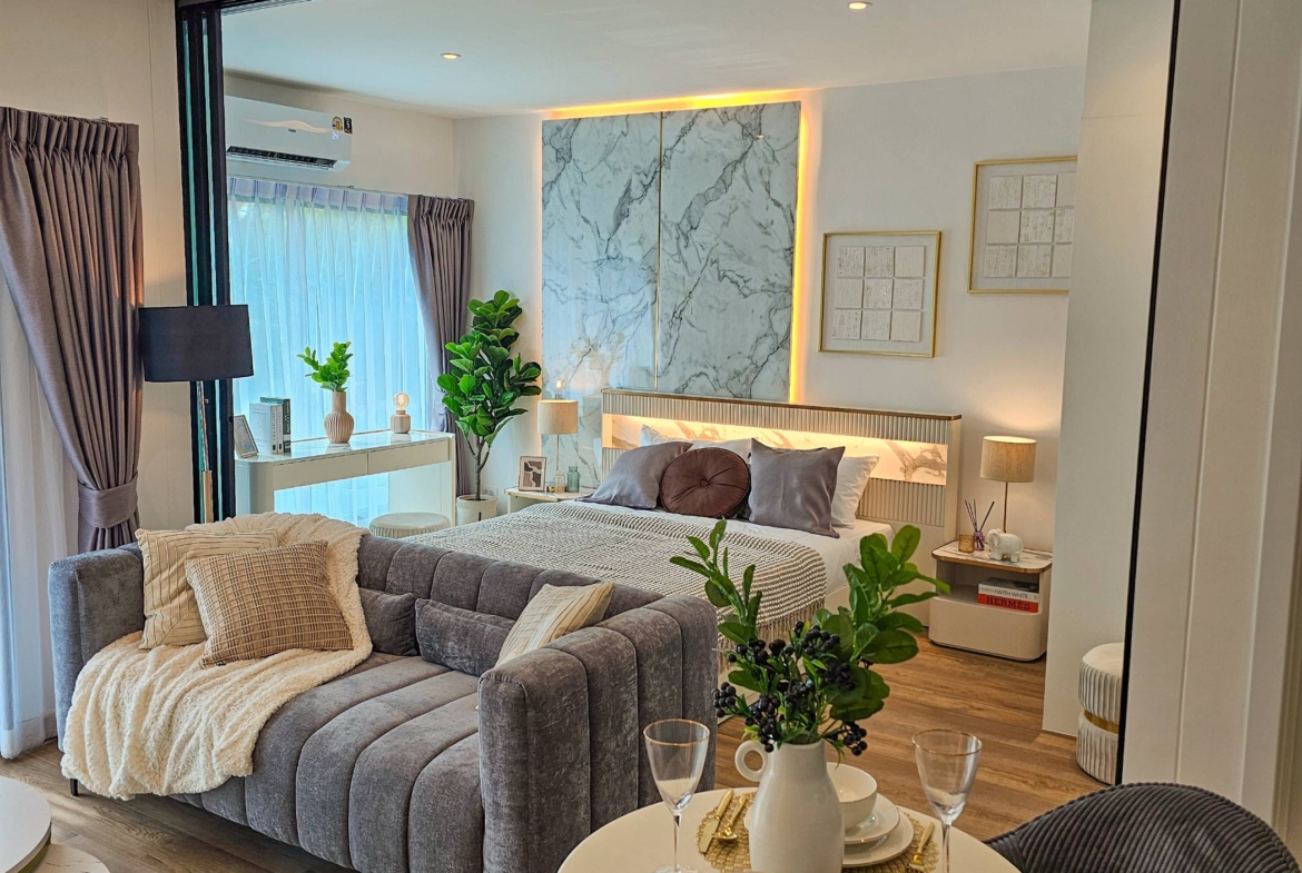 Luxury 1-bedroom 48.22 SQM condo at Siam Oriental Oasis for sale 6.06M THB. Prime Pratumnak Hill location, pool, sauna, gym. Great for living or investment!