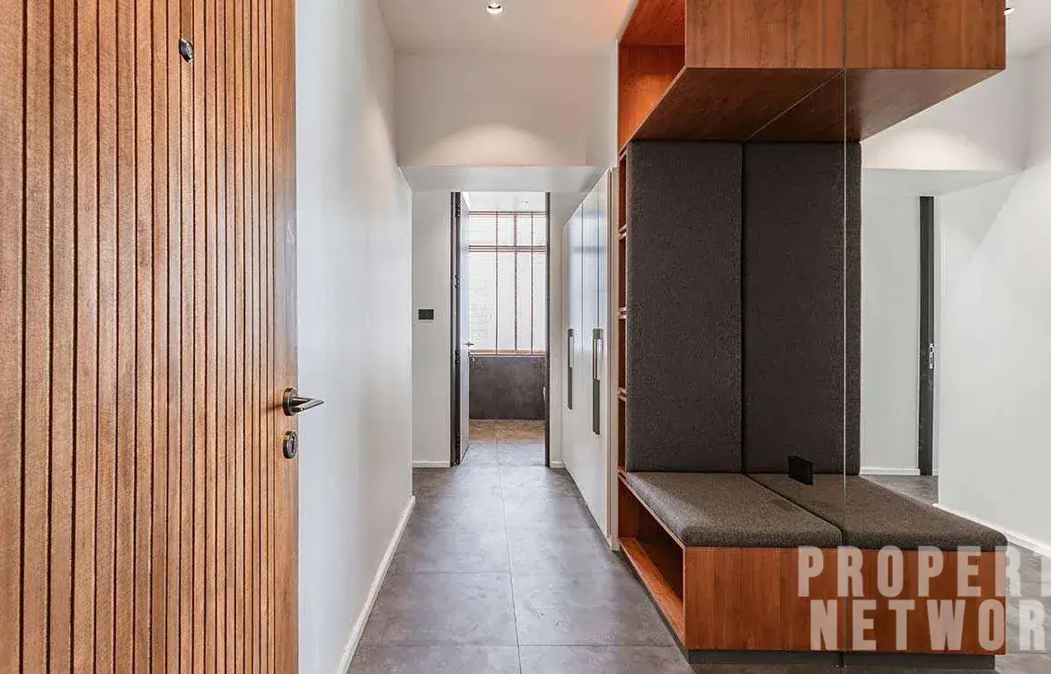 1-Bed, 2-Bath, 129 sqm Condo for Sale at Diamond Tower, Bang Rak, Bangkok – 16,900,000 THB, Near BTS Chong Nonsi Station