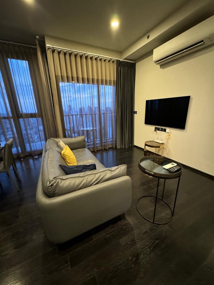 2-Bedroom, 2-Bathroom Condo for Rent/Sale at Park Origin Thonglor, 65 sqm, 73,000 THB/month or 17.3M THB, High Floor, Near BTS Thonglor, Luxury Living in Bangkok.