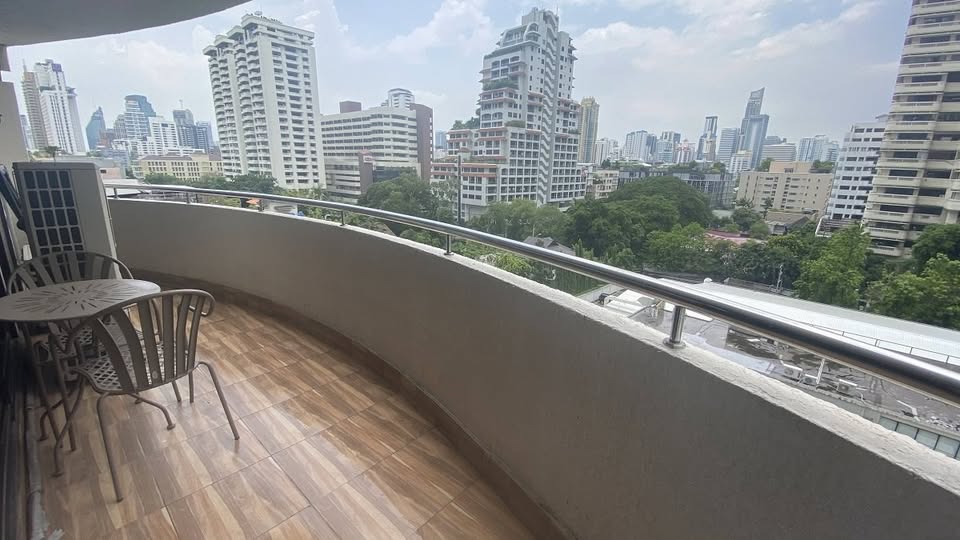 2-Bed, 2-Bath, 111.54 sqm Condo for Rent at Supalai Place Sukhumvit 39, 38,500 THB/Month, Near BTS Phrom Phong – Fully Furnished, Move-In Ready