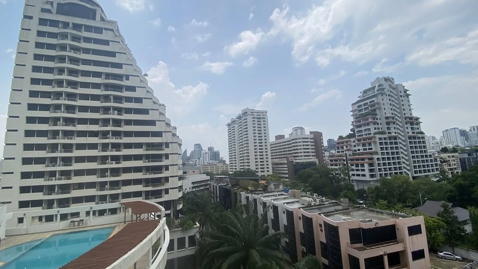 2-Bed, 2-Bath, 111.54 sqm Condo for Rent at Supalai Place Sukhumvit 39, 38,500 THB/Month, Near BTS Phrom Phong – Fully Furnished, Move-In Ready