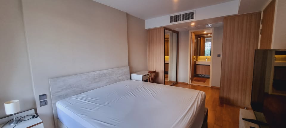 2-Bedroom, 2-Bathroom Condo for Rent at Na Vara Residence, 74.5 sqm, 60,000 THB/month, Fully Furnished, Near Chidlom BTS, Luxury Living in Lumphini, Pathum Wan.