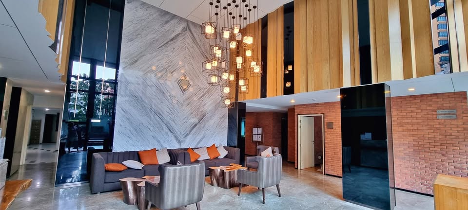 2-Bedroom, 2-Bathroom Condo for Rent at Na Vara Residence, 74.5 sqm, 60,000 THB/month, Fully Furnished, Near Chidlom BTS, Luxury Living in Lumphini, Pathum Wan.