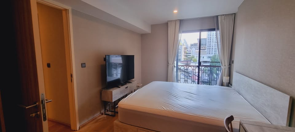 2-Bedroom, 2-Bathroom Condo for Rent at Na Vara Residence, 74.5 sqm, 60,000 THB/month, Fully Furnished, Near Chidlom BTS, Luxury Living in Lumphini, Pathum Wan.
